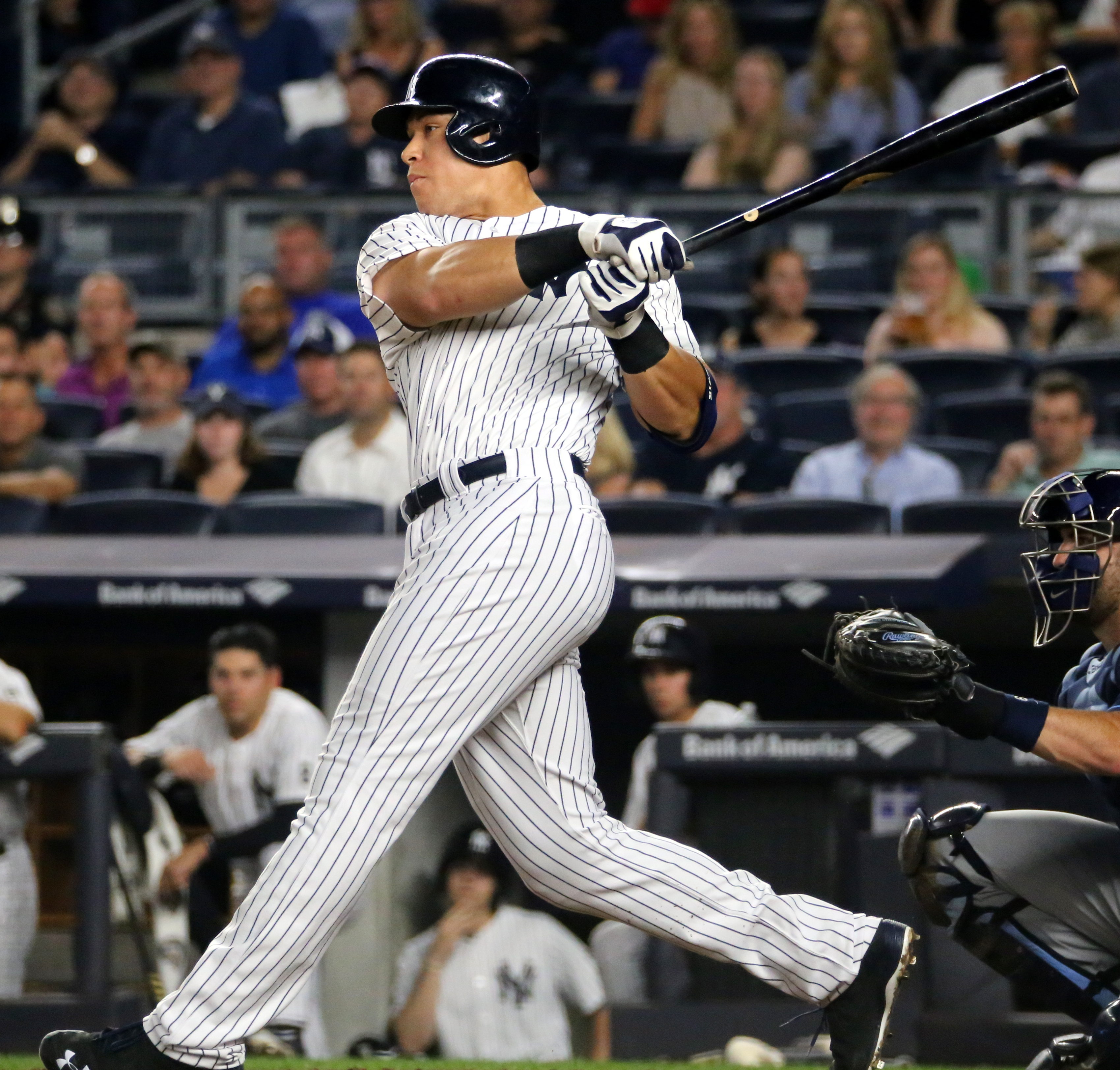 Aaron Judge swinging a baseball bat